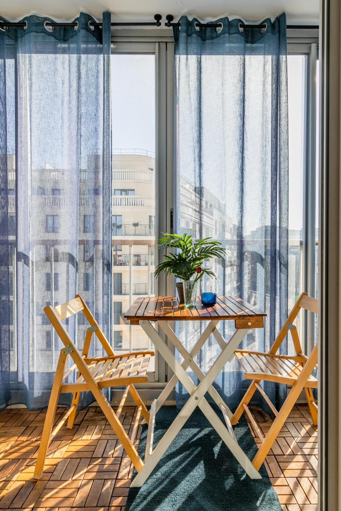Transports, Parking, A/C & Equipped For Long Stays Saint-Ouen  Exterior photo